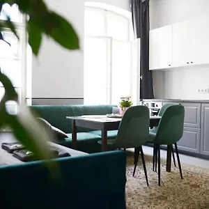 https://rynek-cozy-retro-apartment-near-to-main-square.hotelswroclaw.com